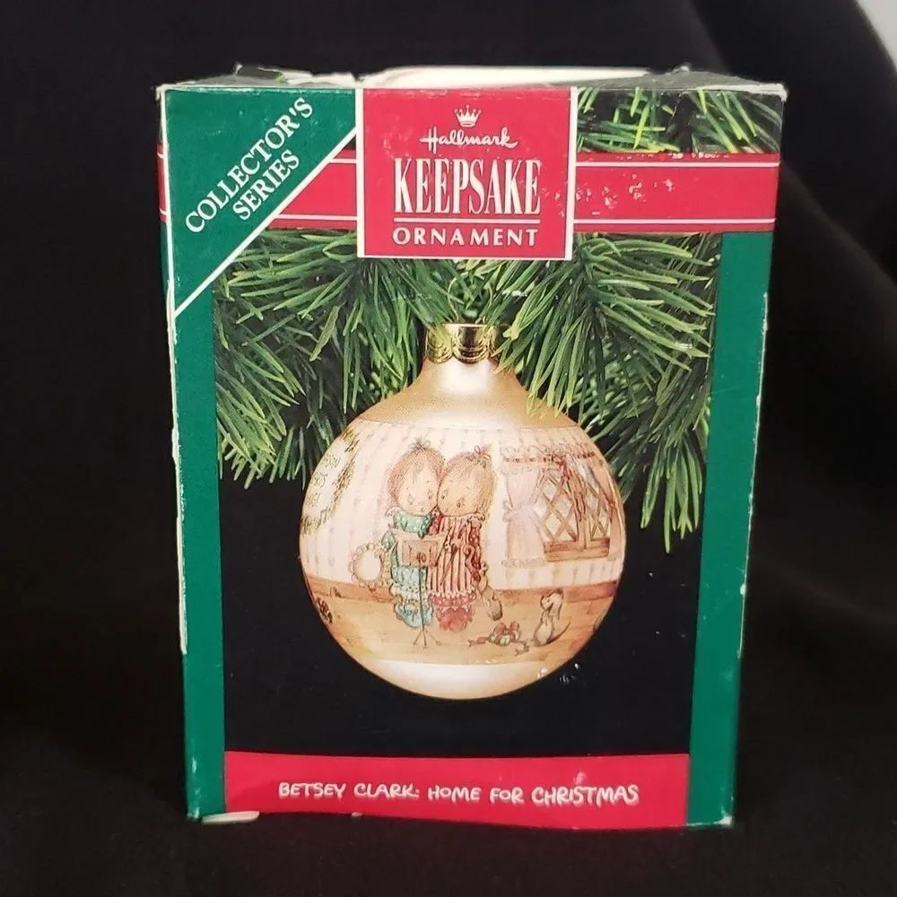 Vintage Hallmark Betsey Clark: Home for Christmas Glass Ball Ornament Dated 1990